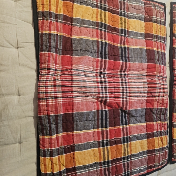 Pottery Barn Plaid Quilt Queen Size With 2 Matching Shams - Picture 6 of 7